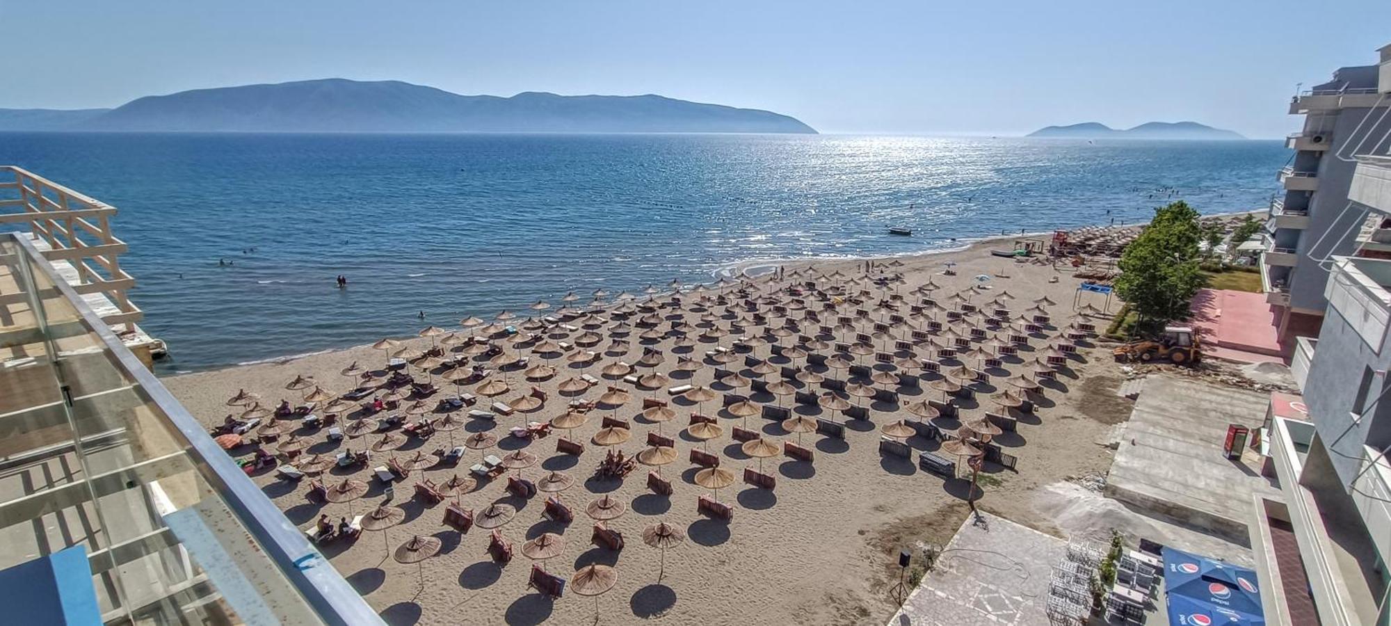 Апартаменти Adriatic Getaway Вльора Номер фото